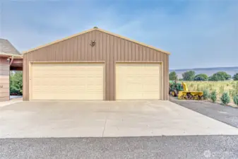 Detached shop