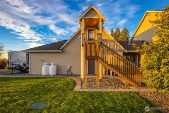 Possible ADU garage conversion. Buyer to verify.