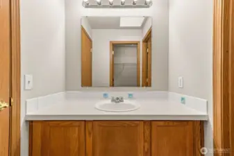 Primary en suite full bath