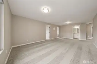 Large Bonus Room....