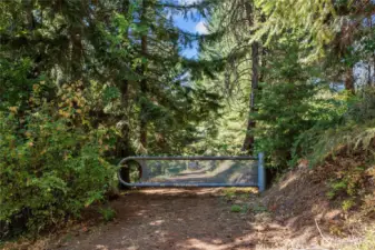 Gate at the top of Heron Drive creating privacy
