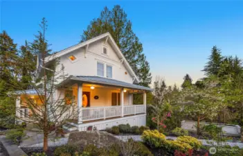 Thoughtfully reimagined in 2021 by Jefferson Fine Homes, this stand-alone residence is a rare find in the downtown area!