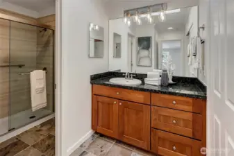 Primary en suite bathroom.
