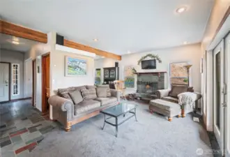 living looking toward entry