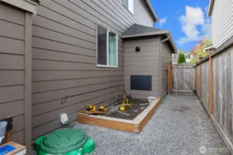 Kids sandbox area, north side