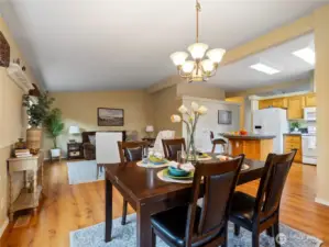 Whether you are entertaining friends or are having an intimate dinner; you have room to do so.