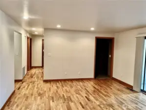 Looking towards bedrooms with primary suite on right