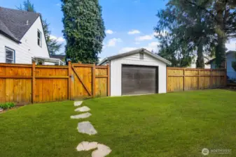 There’s something special about living in a place where you can walk to grab coffee, browse boutiques, or enjoy a spontaneous evening out.