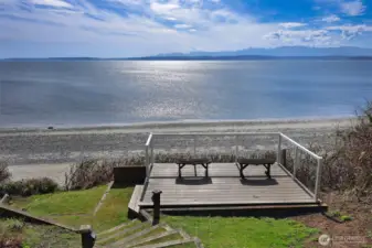 Lower level deck on the way to the beach.