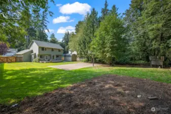 Huge fenced backyard for people and pets and fun!