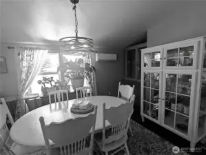 Dining room.