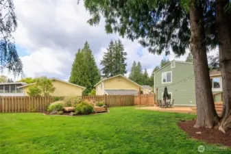Plenty of space for lawn sports, gardening & Summer BBQ's.