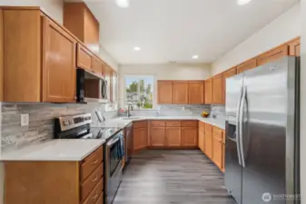 Quartz counters, SS appliances.