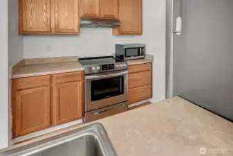 Stainless steel appliances were replaced in 2022.  Microwave conveys.