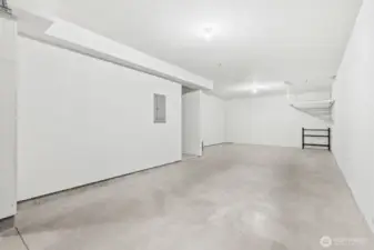 Tandem garage perfect for parking or a gym.