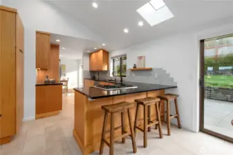 Kitchen Breakfast Bar