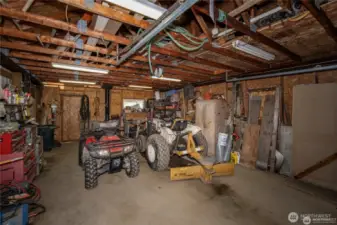 Detached shed and workshop area