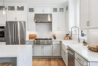 Photos are for illustrative purposes only & depict a different floor plan by Toll Brothers, finishes, or features than the actual home for sale. Actual layout & specifications vary. Home listed for sale (Acadian Elite) is brand new & photos are not yet available.