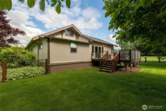 Tons of space in the backyard!