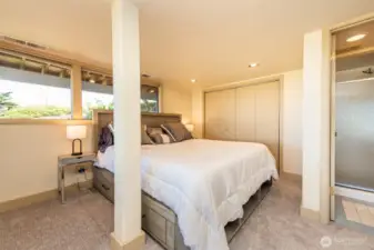 Light and windows all around, but there are also blinds to block the light for a late morning sleep!