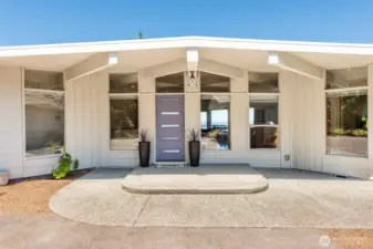 A simple, elegant, mid-century modern, The View House will welcome you home!