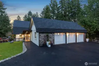 3 of 5 car garages
