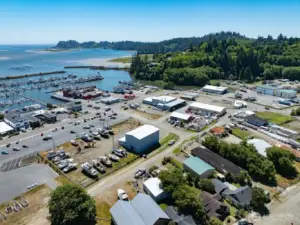 Walking distance to the Port of Ilwaco and all it has to offer.