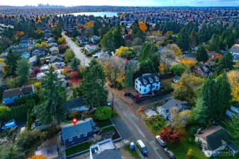 Enjoy a stroll or quick bike ride to Greenlake or the convenient access to Northgate lightrail and shopping. All while nestled on a tree lined street in one of Seattles premier neighborhoods.
