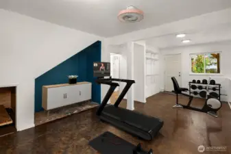 Flex space virtually staged