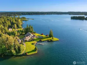1370' of waterfront on Lake Tapps peninsula