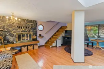 Entrance with tons of natural light ..