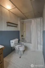 Primary full bath, cont