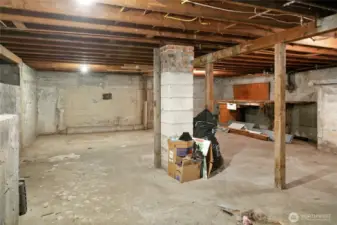 768 SF unfinished basement, ideal for storage, gym, craft or game room.