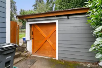 Large shop/shed with plenty of room for storage.