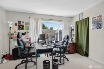 Beedroom #2 (Currently used as an office)