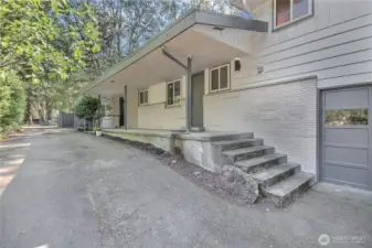 Large covered oversized front porch.