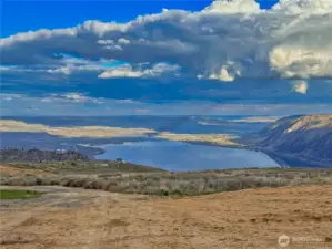 12.03 site prepped acres sweeping Columbia River, mountain and territorial views