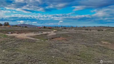 Site are positioned for privacy and open views