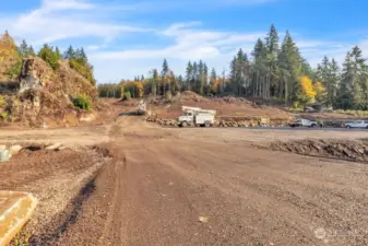 Lot entrance and driveway