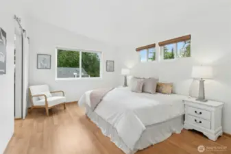 Good sized primary suite.