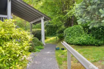 Pathway to the unit
