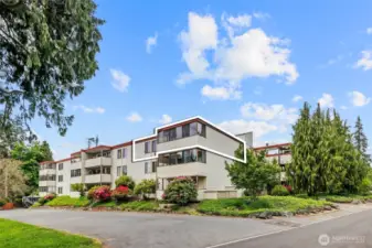 Top floor end unit