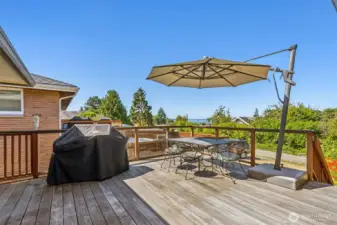 Spacious view facing deck