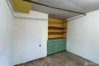 Lower level utility room