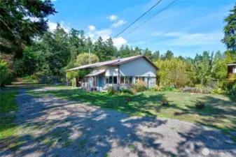 2+ car garage w/ second studio