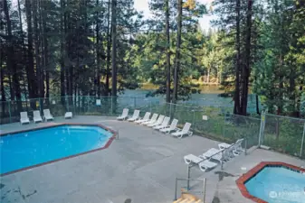 Community Pool and hot tub (Behind the Ponderosa Community Center (Clubhouse) is a beach on the Wenatchee river suitable for swimming)