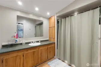 Primary bath