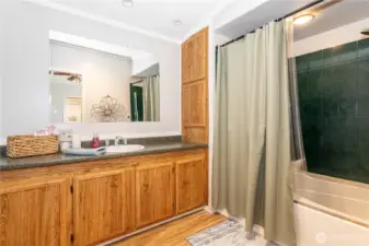 Primary with over sized tub.