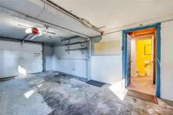 One car garage access to the basement.