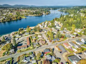 The Beautiful Neighborhood of Manette awaits you!